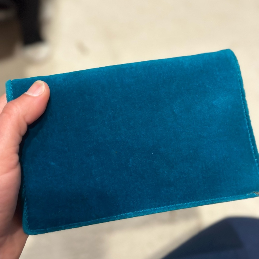 Teal velvet Gucci Dionysus purse. Missing one stone. Good condition - Picture 6 of 7